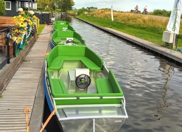 2 tot 6 persoons luxe sloep huren Giethoorn