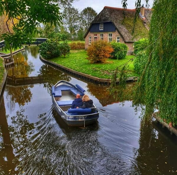 achtpersoons-sloep-giethoorn-05-3.jpg