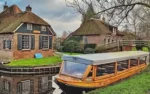 Barco turístico en Giethoorn